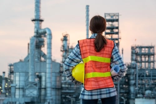 Career Prospects of Studying Petroleum Engineering Courses Overseas